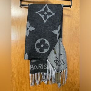 NWT LV Cashmere and silk Scarf